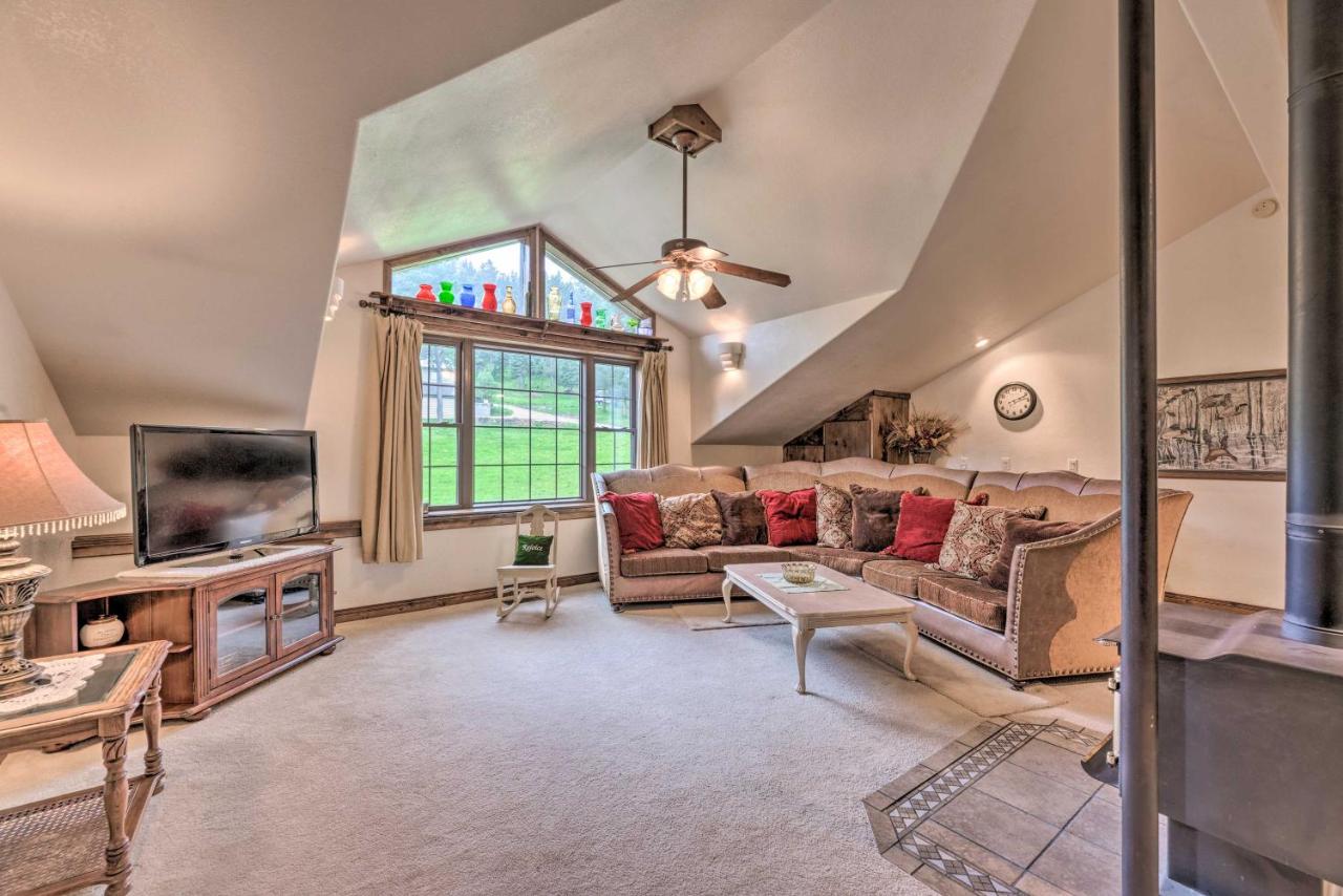Valley Cloudcroft Hideaway Less Than 8 Mi to Town! - Bed and Breakfast