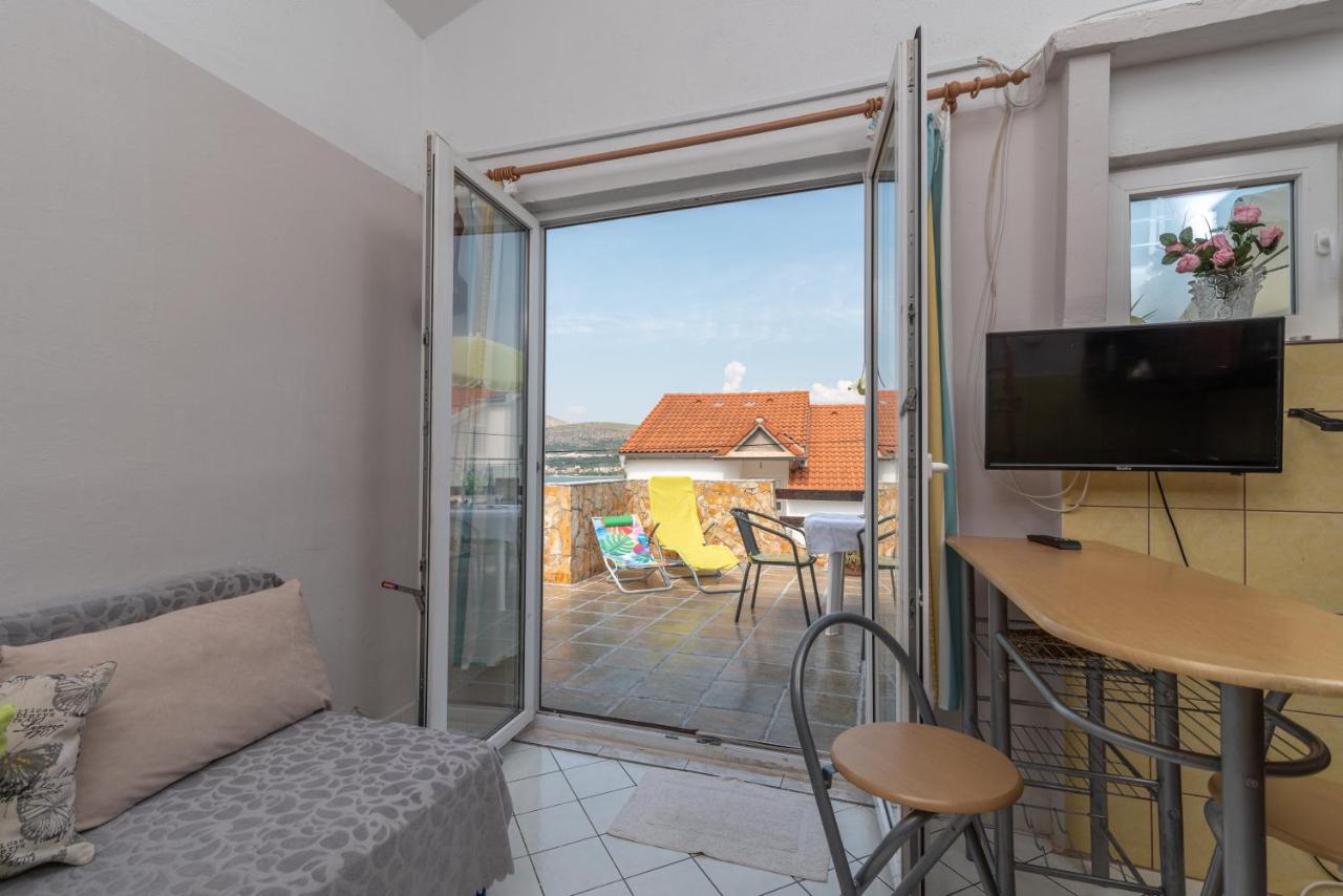 Apartment mit Terrasse