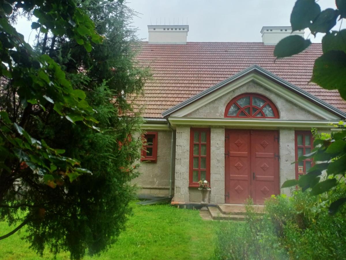 Dwór Zalipie w Starych Zambskach - B&B