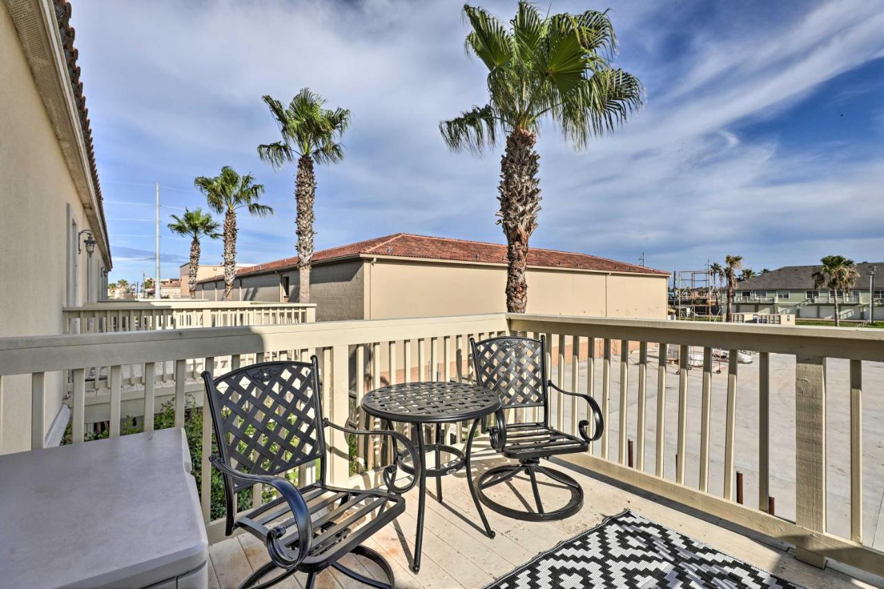 Pacifica Condo with Balcony, Walk To Beach! - B&B South Padre Island