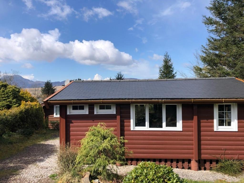 Snowdonia Log Cabin-Sleeps 4-Garden-Pets - B&B