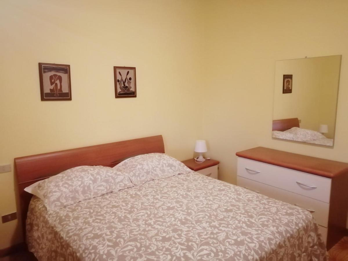 Elena Rooms - B&B