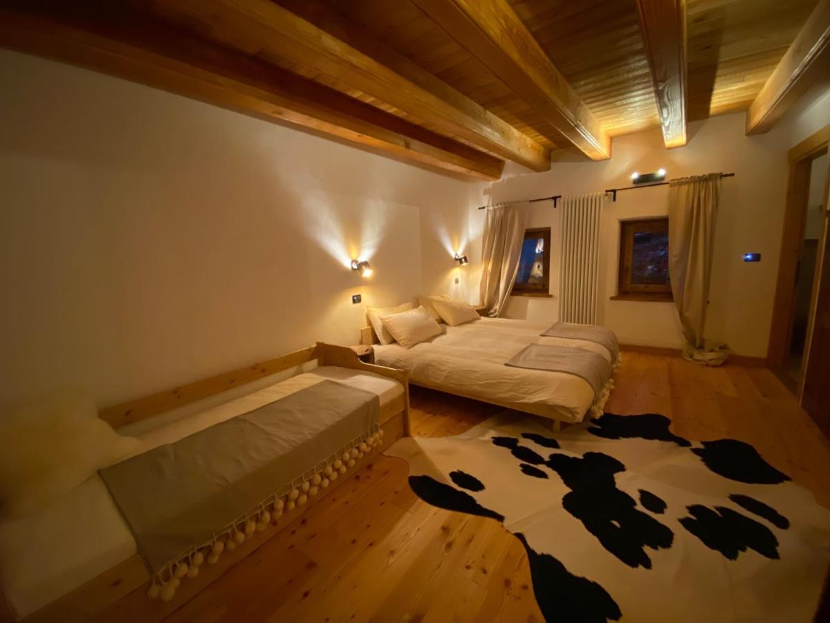 Familienzimmer mit Doppelbett