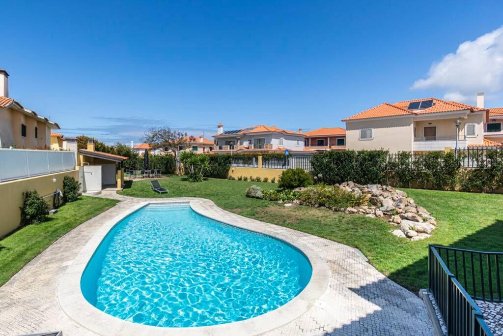 Stunning Apartment w/ Pool - B&B
