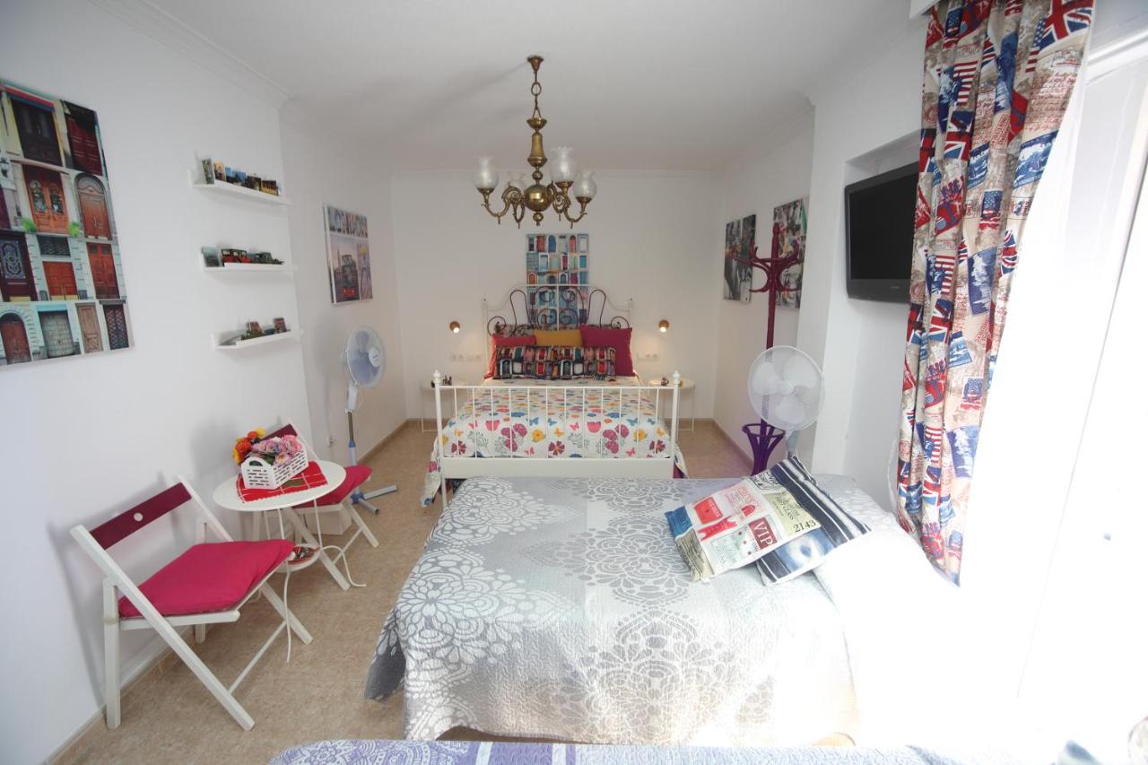 Triple Room with Private Bathroom
