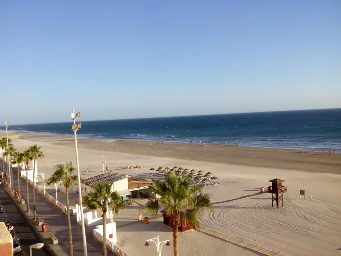 Apartamento en la playa con garaje - Chambres d’hôtes