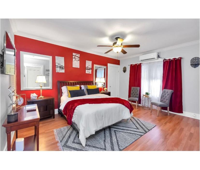 B&B Houston - Cozy Downtown Studio by Toyota Center - Bed and Breakfast Houston