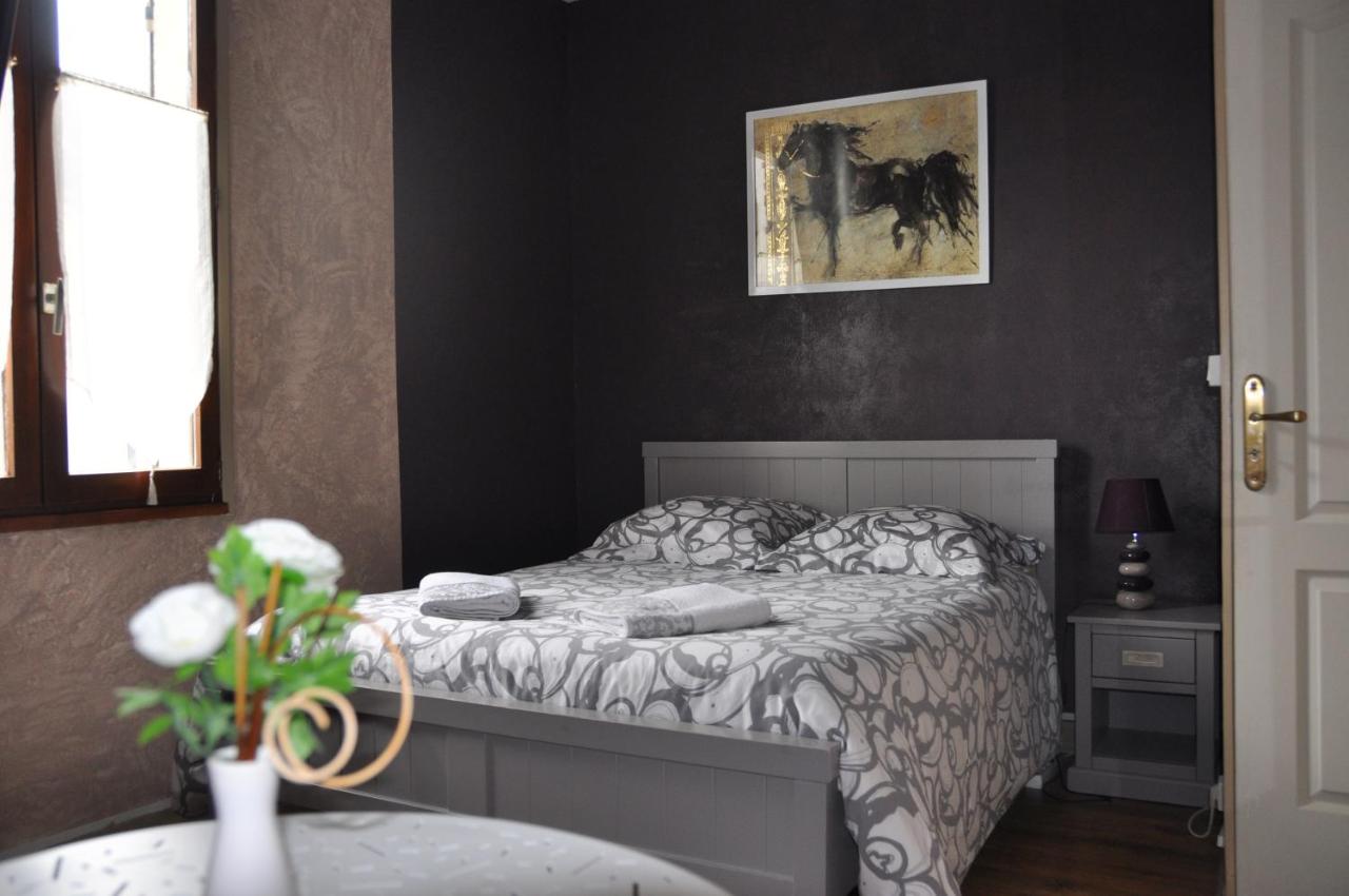 Chambres d'Hôtes L'Alezan - Bed and Breakfast