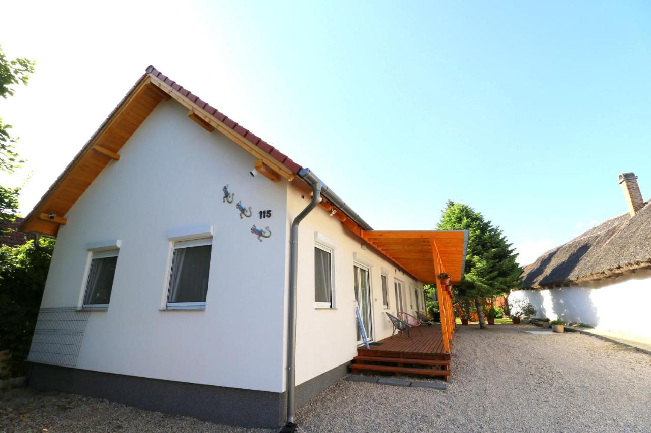 B&B Velence - Friends & Family Apartmanok Velence - Bed and Breakfast Velence