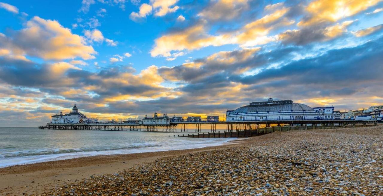 3 Queens Gardens Sea View Apartment - B&B