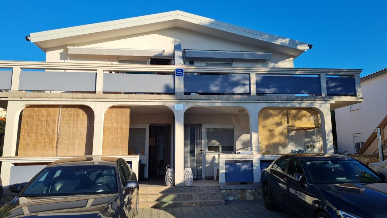 Apartmani Marija Vir - Bed and Breakfast