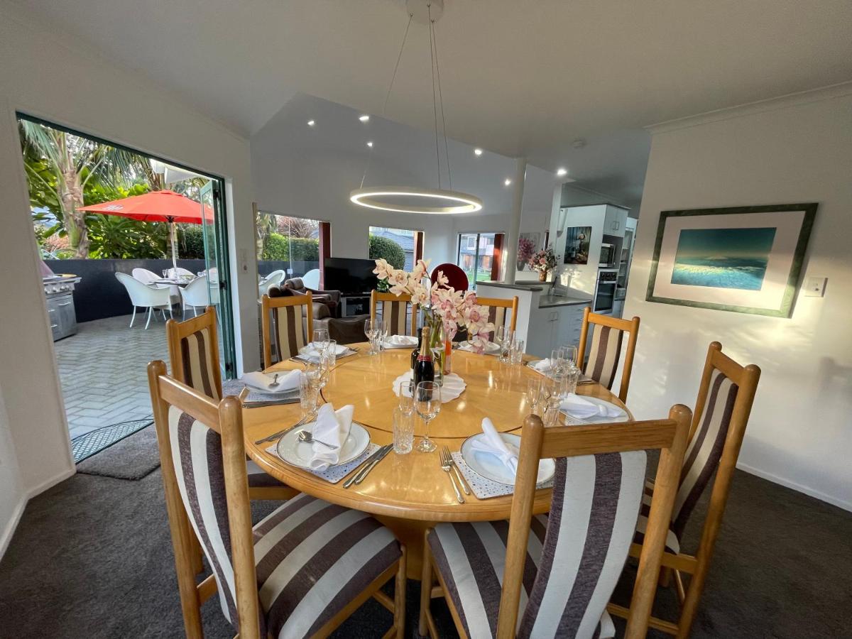 B&B New Plymouth - Luxury Home Next to Ocean and Walkway - Bed and Breakfast New Plymouth