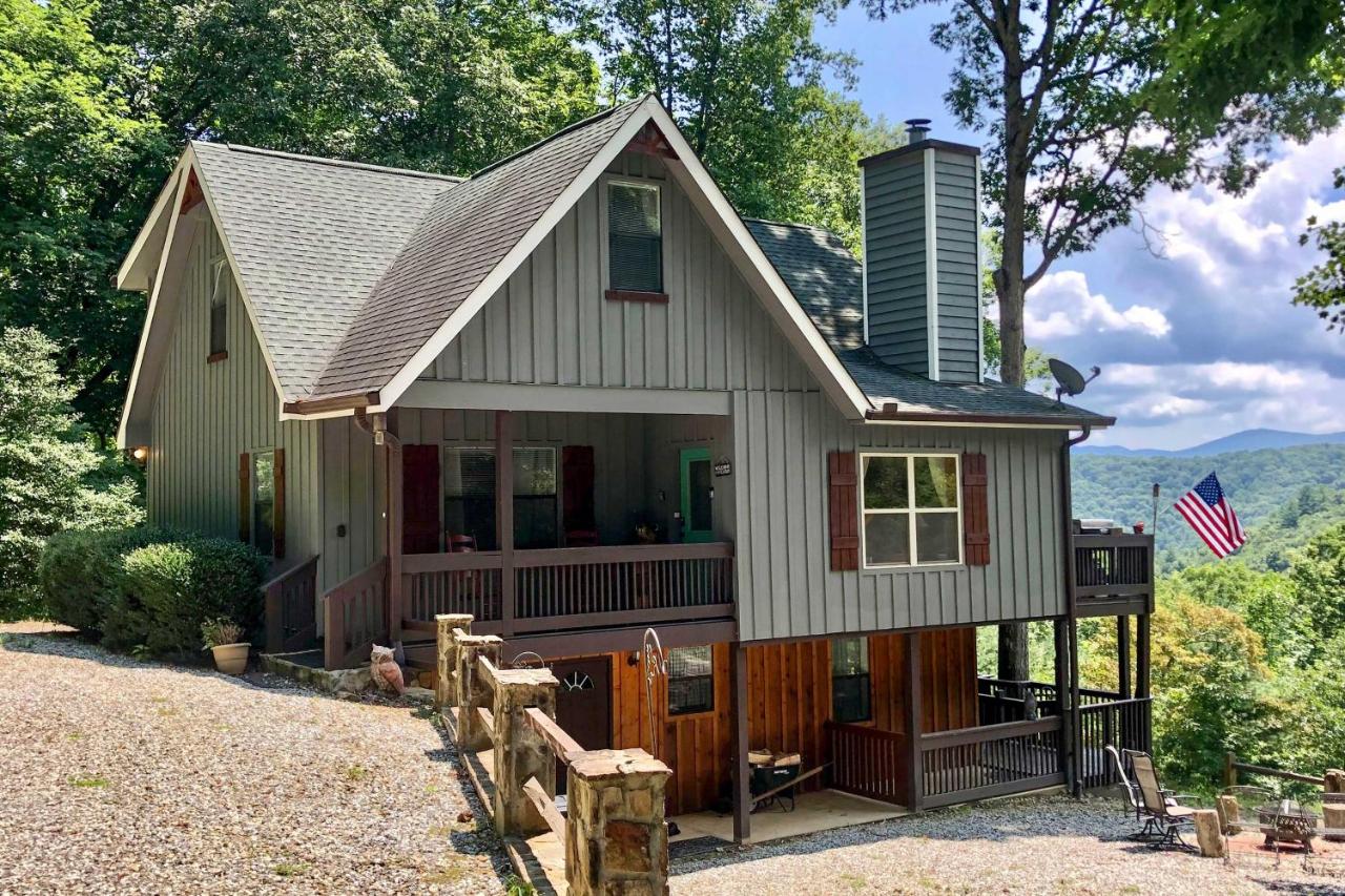 B&B Blairsville - Mountain Cabin with Hot Tub and Breathtaking Views! - Bed and Breakfast Blairsville