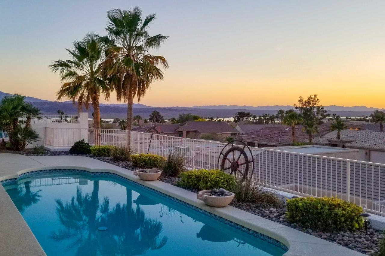 B&B Lake Havasu City - Sunny Lake Havasu City Home with Lake and Mtn Views! - Bed and Breakfast Lake Havasu City