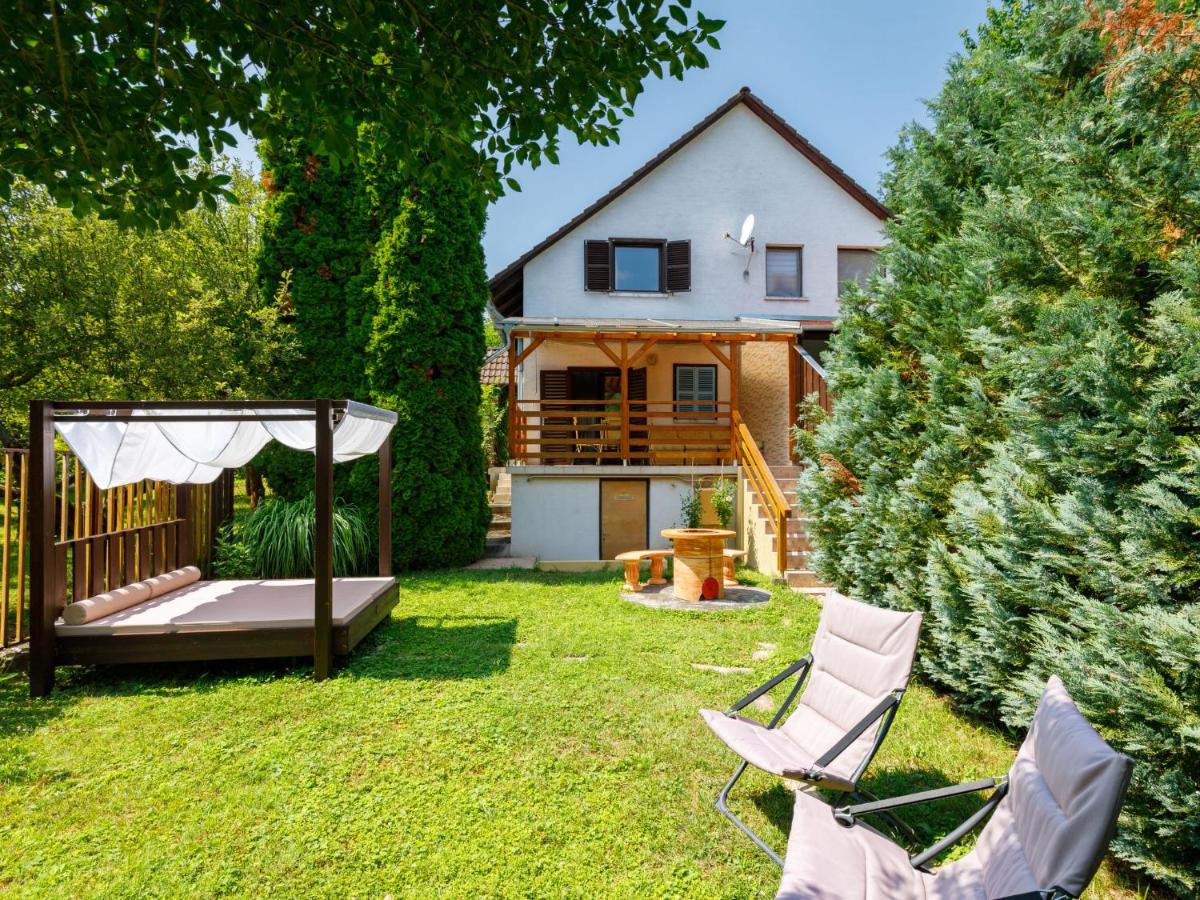 B&B Balatonkenese - Holiday Home Violetta 3 by Interhome - Bed and Breakfast Balatonkenese