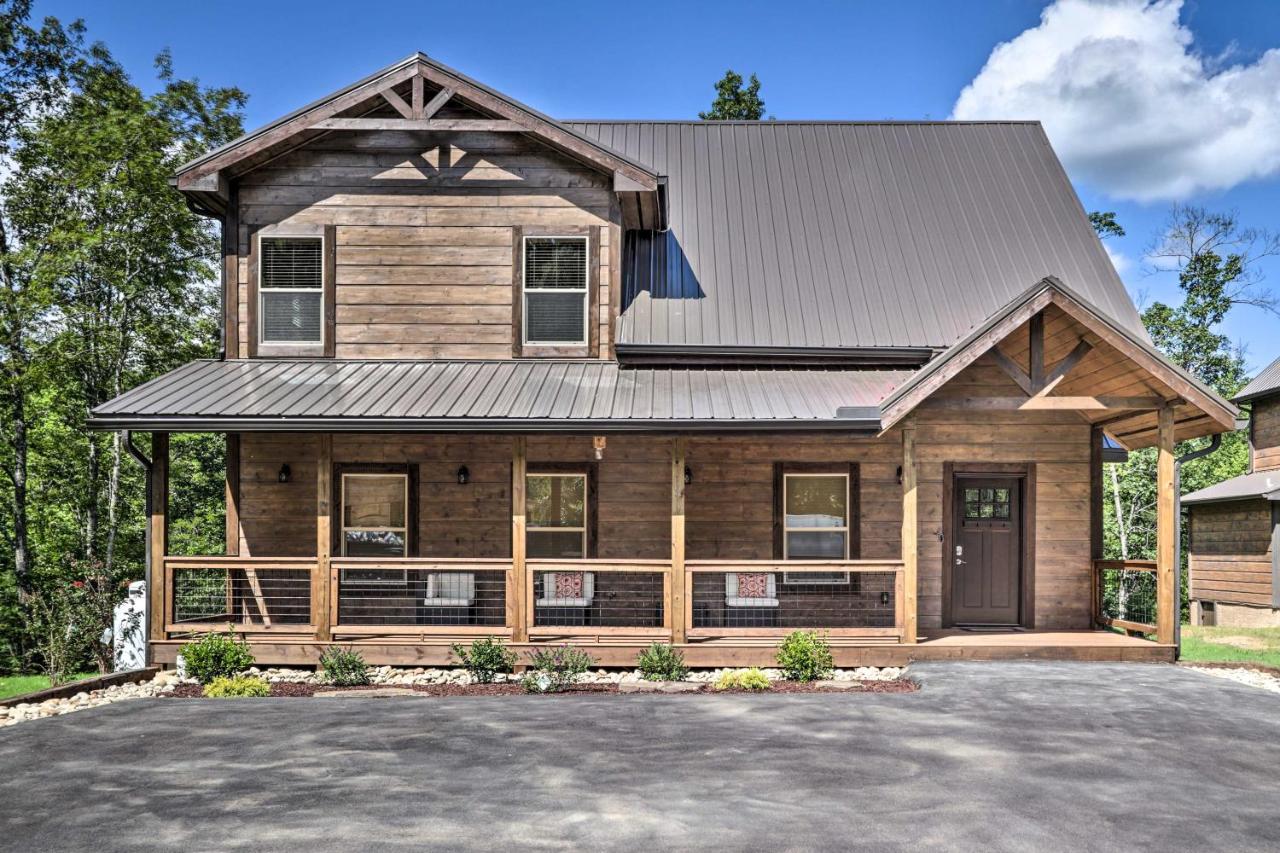 Smoky Cove Retreat with Private Hot Tub and Deck! - Ferienwohnung