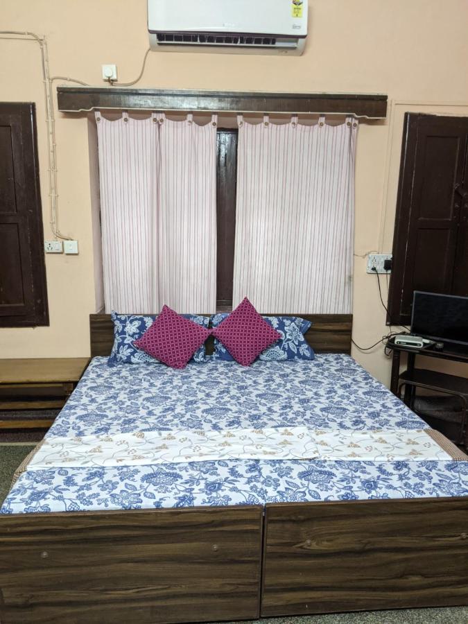 B&B Dehradun - Hotel Kanchan Dehradun - Bed and Breakfast Dehradun