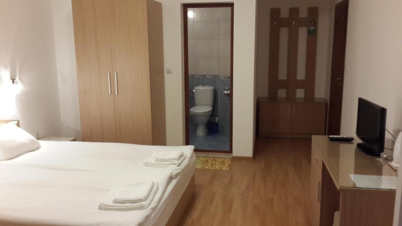 Double Room (2 Adults + 1 Child )