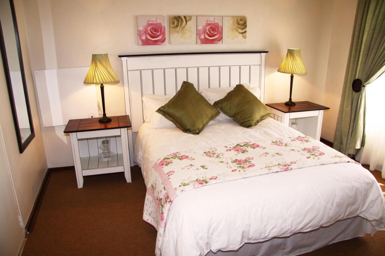 One-Bedroom Suite with Garden View - 294 Van Riebeeck Street