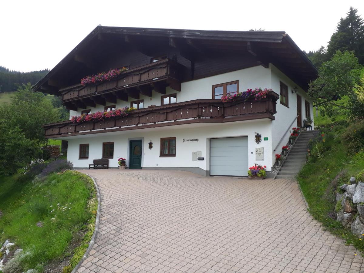 B&B Dienten am Hochkönig - Ferienwohnung Wieser Reizegg 7, 5652 Dienten - Bed and Breakfast Dienten am Hochkönig