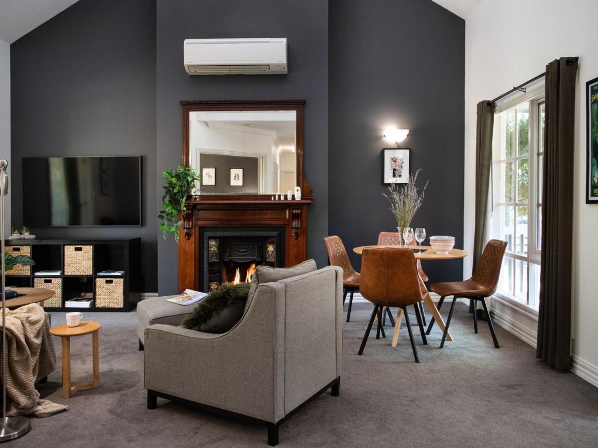 Lucini Cottage- wood fire and bush views - B&B Hepburn Springs
