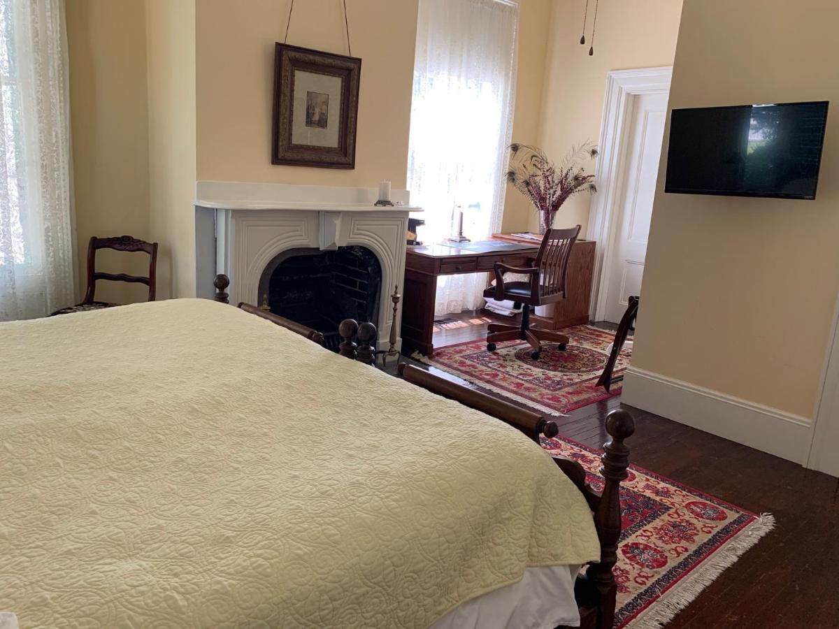 Deluxe King Suite