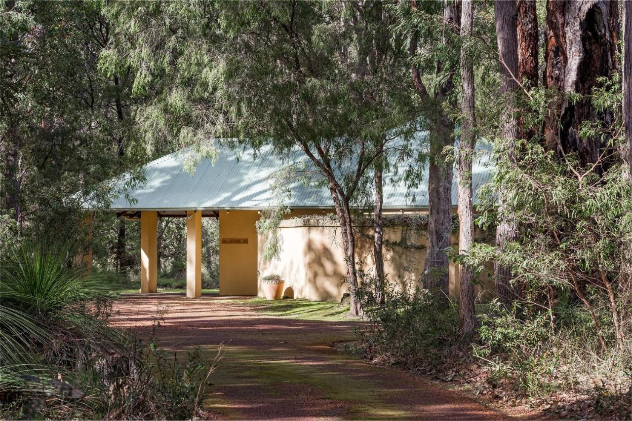 The Grove Distillery & Brewery - Bed and Breakfast