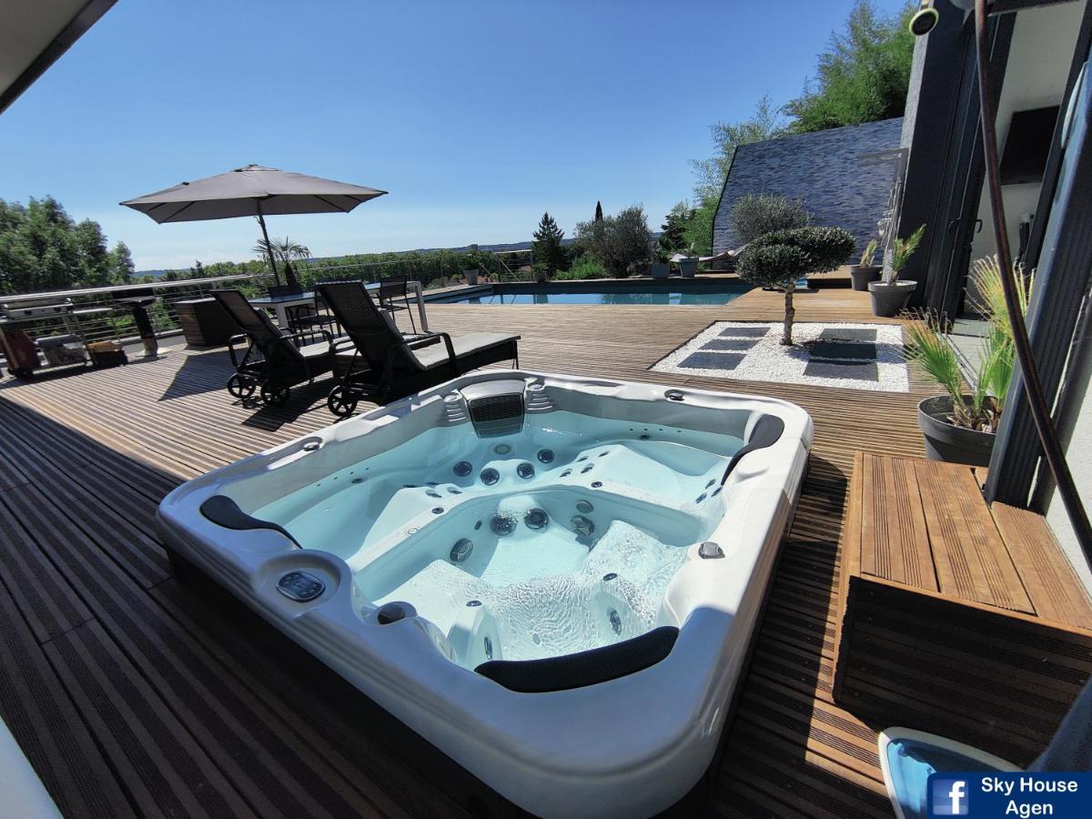 B&B Agen - Logement avec Spa Privatif Jacuzzi Grande terrasse sans vis à vis Sky House Agen - Bed and Breakfast Agen