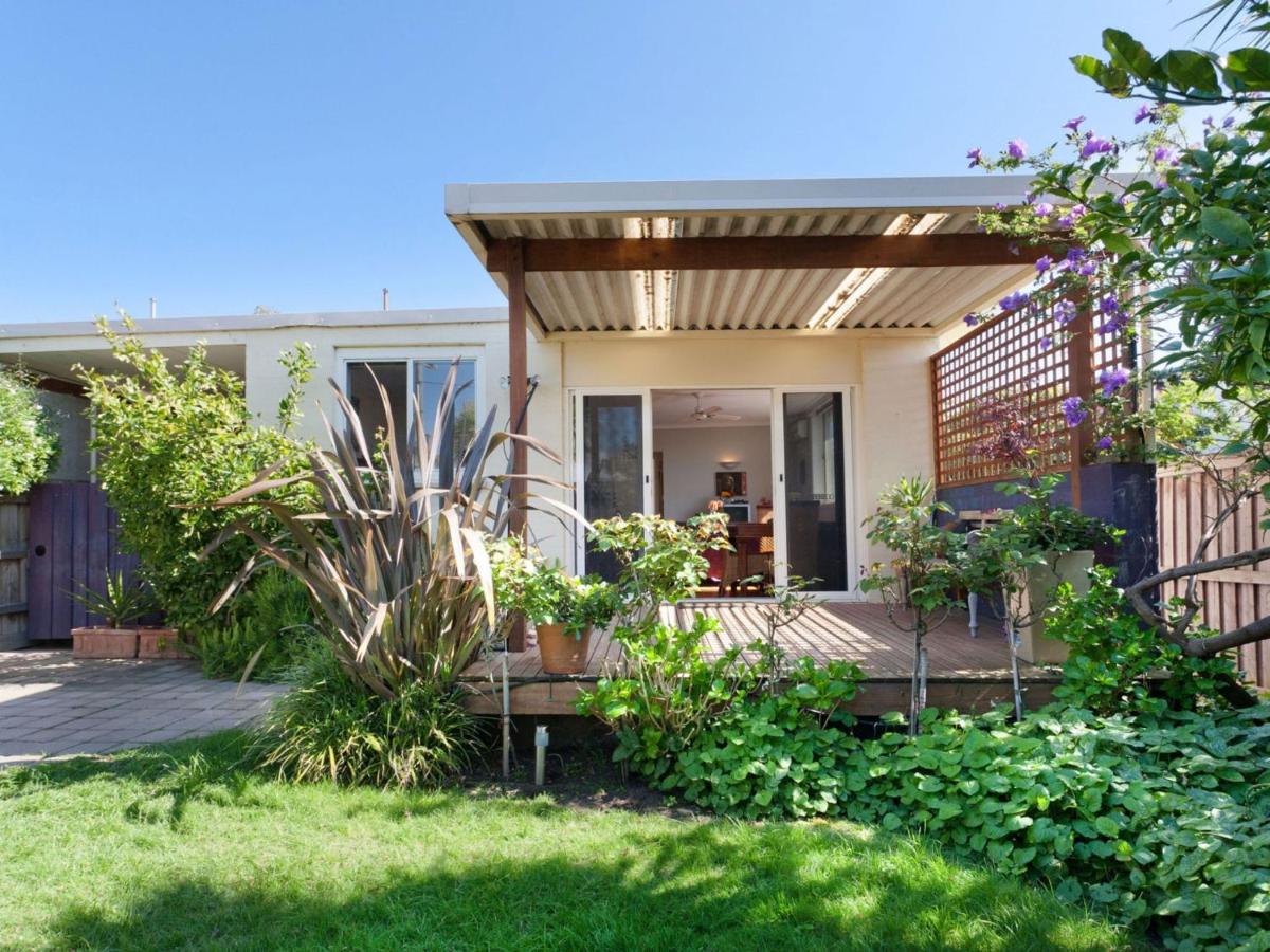 Metres to the Beach Mornington - Ferienwohnung