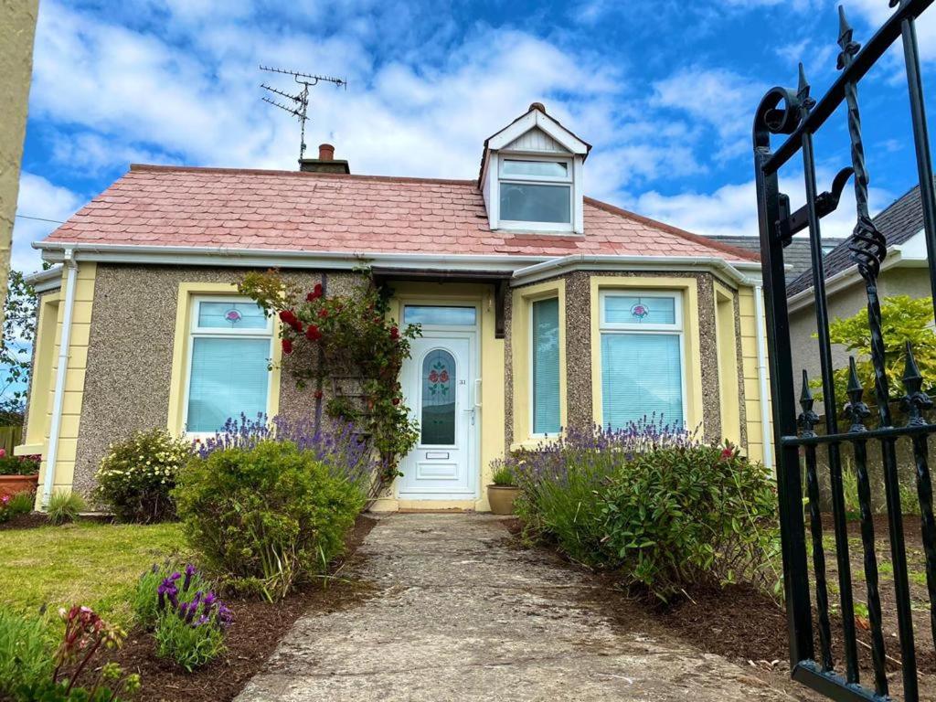 Rose Cottage: Delightful 4 bedroom detached home - Ferienwohnung