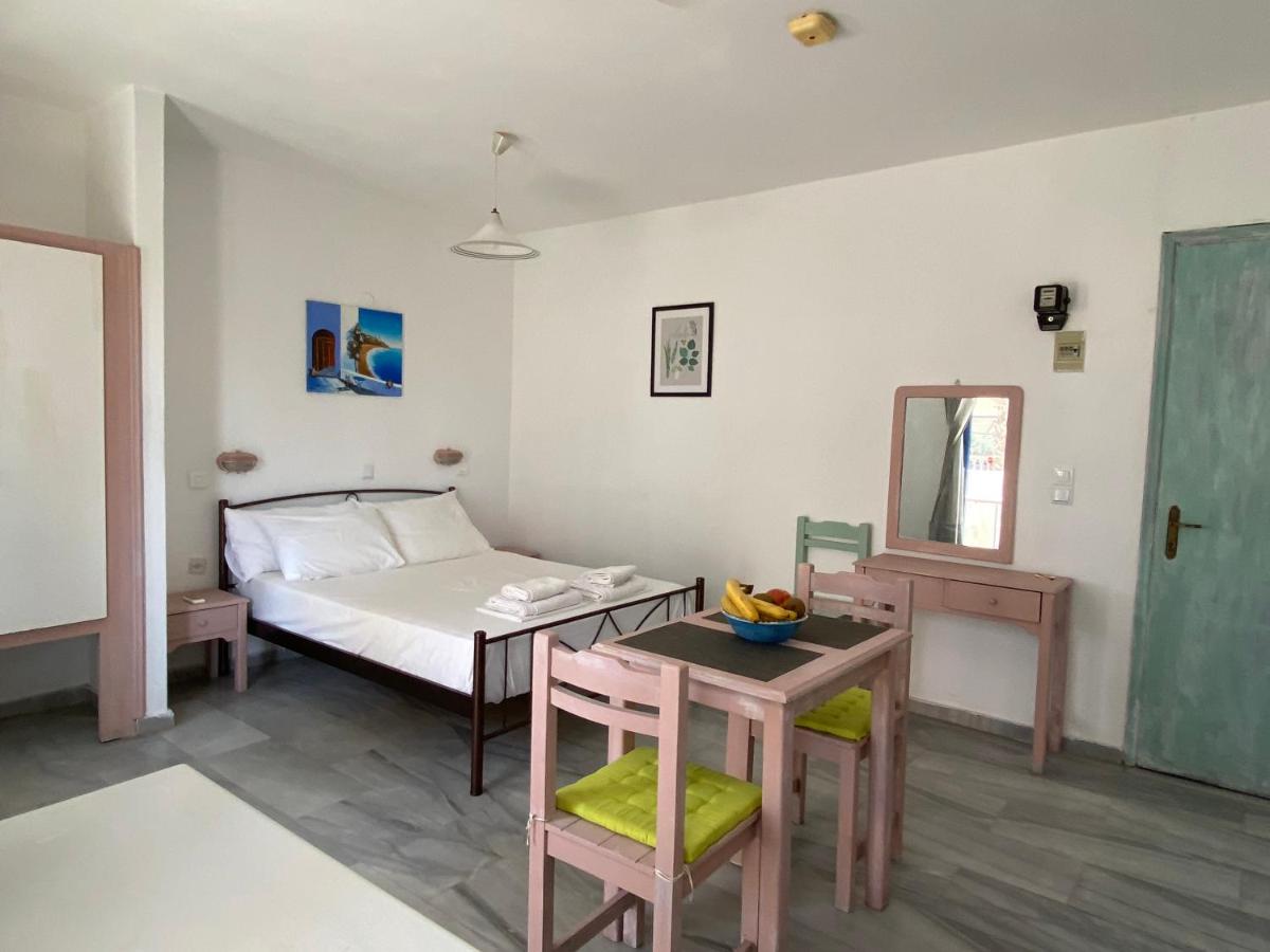 Studio (2 Adults)