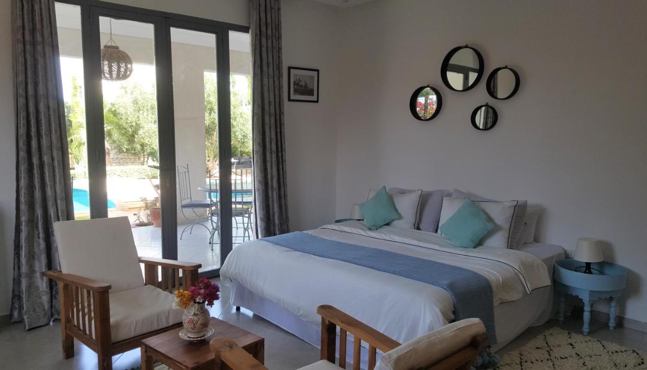 Deluxe Double Room (2 Adults + 1 Child)