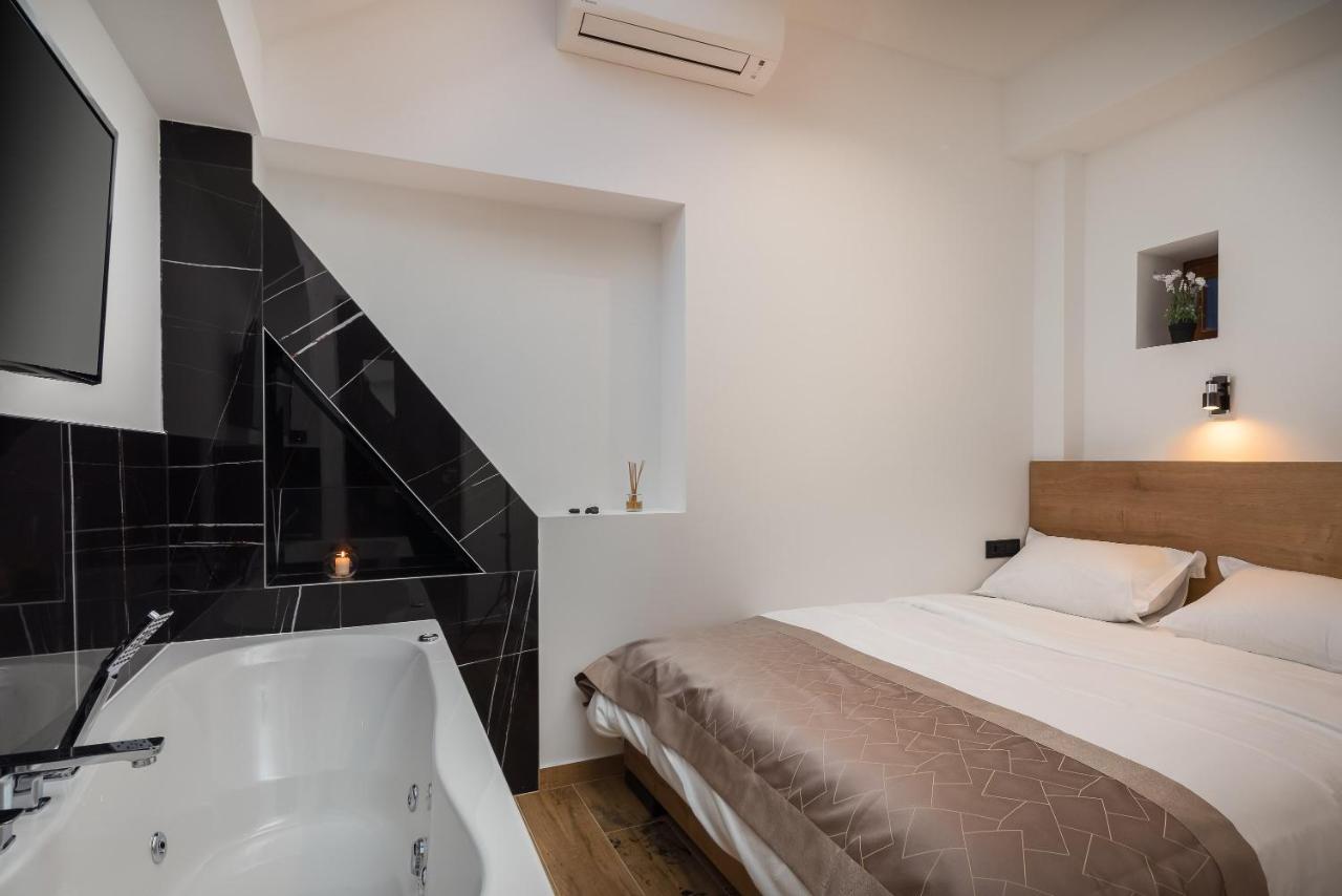Digital Nomads Package - Studio with Terrace in City Centre