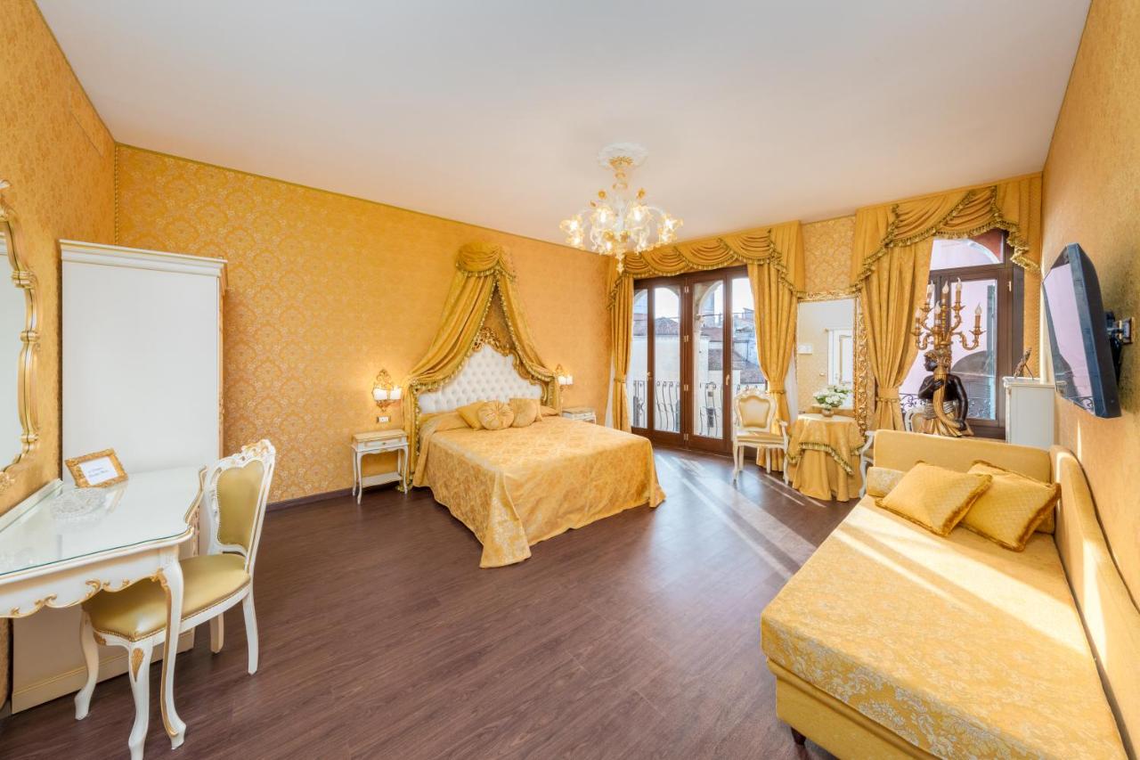 Suite con Balcone e Vista Canale