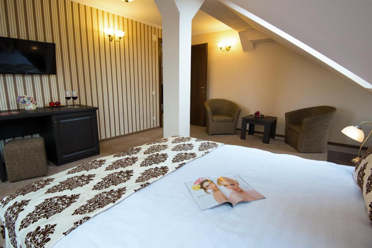 One-Bedroom Suite (2 Adults)