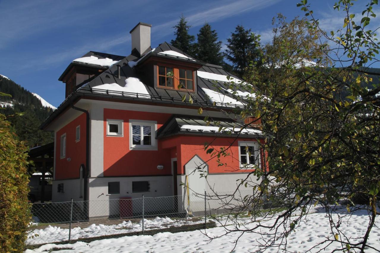 B&B Bad Gastein - Villa Schnuck - das rote Ferienhaus - Bed and Breakfast Bad Gastein