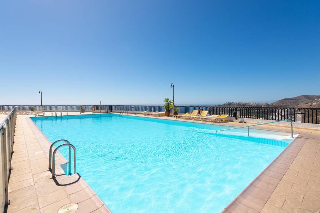 Apartment with amazing views and terrace garden, fast Fiber Wifi - B&B