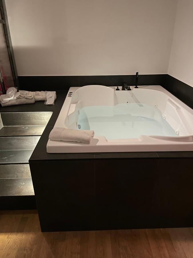 B&B Lido di Ostia - Royalroom2.0-relaxing spa & luxury apartments - Bed and Breakfast Lido di Ostia