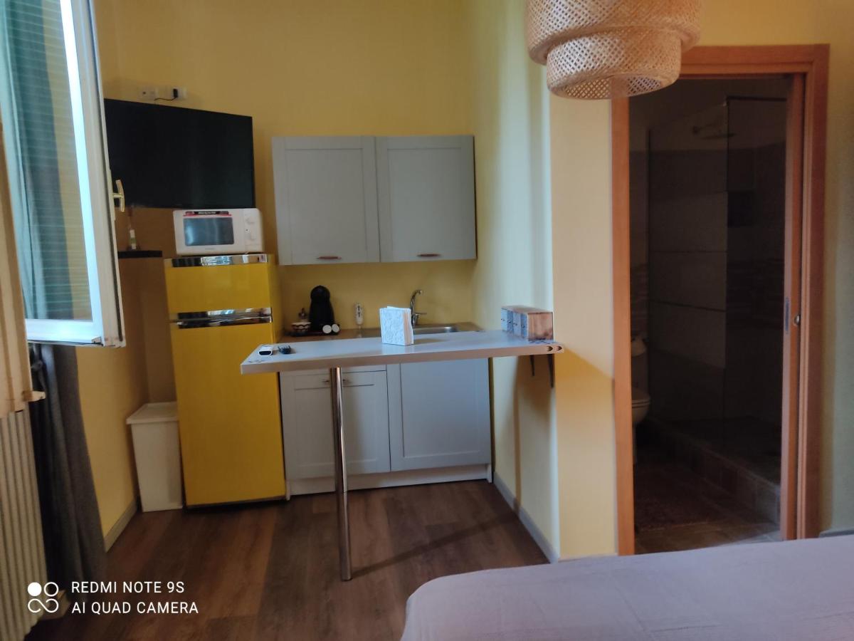 Großes Doppel-/Zweibettzimmer