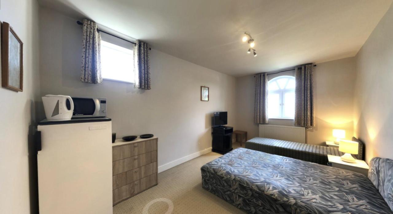 Driepersoonskamer met Badkamer