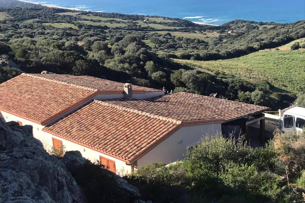 Villa in Sardinia Isola Rossa minutes from beaches - Ferienwohnung