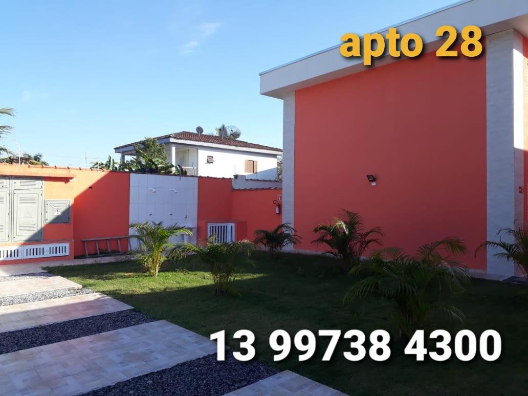 Cristal Boraceia IV apto 28 - check-out 15h - Bed and Breakfast Bertioga