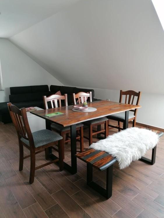 BLATNIKOV HRAM - B&B Dvor