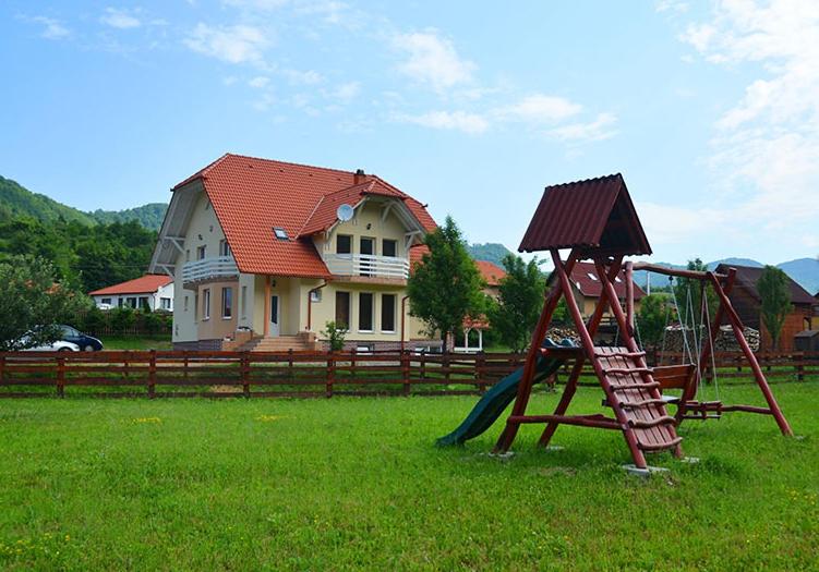 B&B Praid - Halasto Pension - Bed and Breakfast Praid