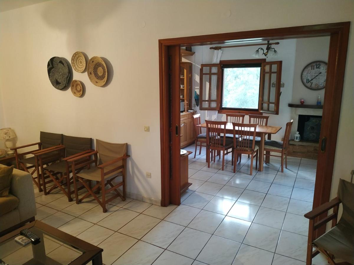 Villa Dimitris - Bed and Breakfast Grevedianá