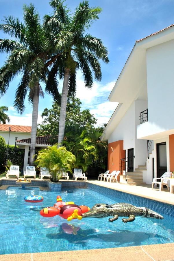 B&B Girardot - Incluye auxiliar doméstica PISCINA PRIVADA - Bed and Breakfast Girardot