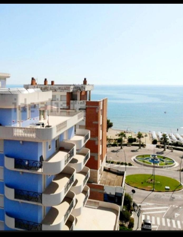 RICCIO BLU pochi passi dal mare - B&B