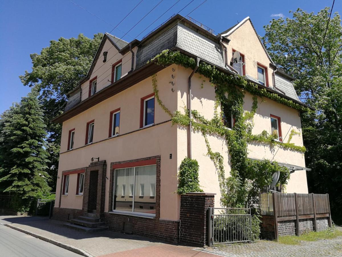 Attic Oelsnitz am Hegebach mit Netflix und Parkplatz Self Check-in - B&B