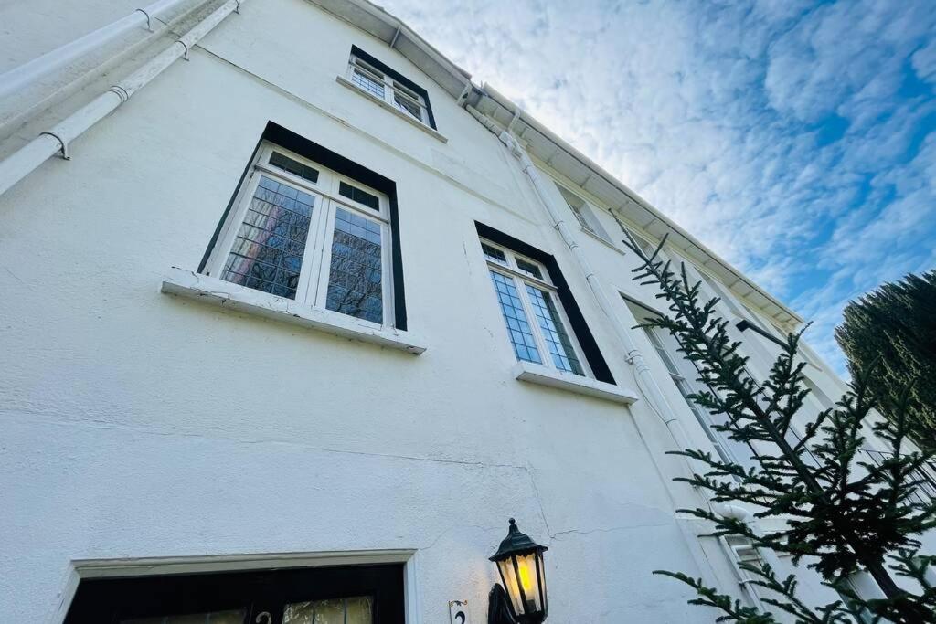 B&B Exeter - NomiHomes-Otis House-Free Parking x 2-Central -10ppl - Bed and Breakfast Exeter