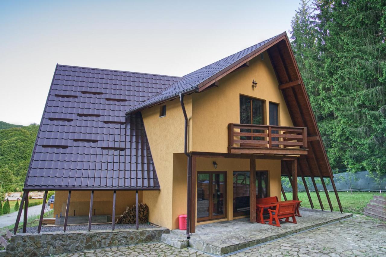 Villa with Garden View